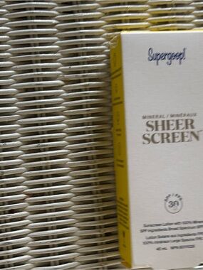 Supergoop! Compact White Box with Yellow Accent